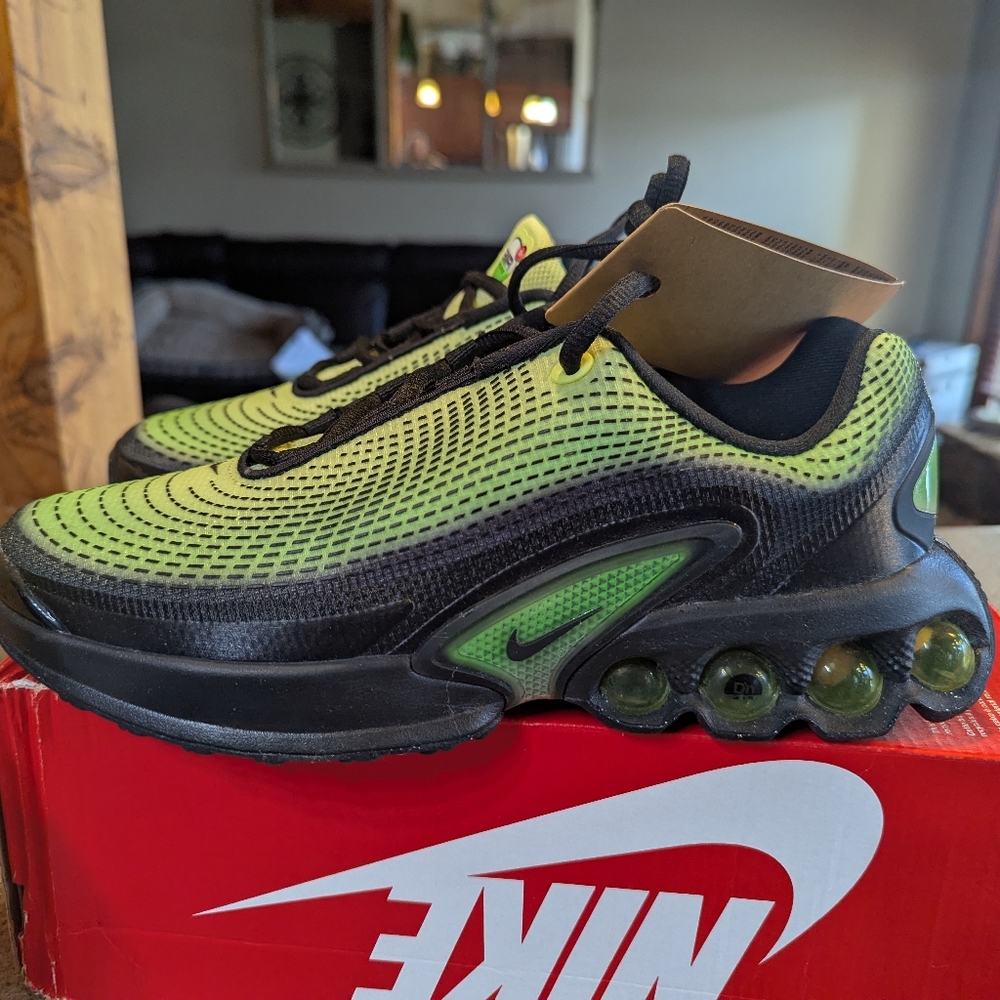 Nike Air Max DMD Lime Green and Black Cushion Trail Sneakers 7Y OR 8.5 Women